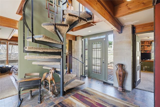 2140 Glass Road NE, Cedar Rapids, IA 52402