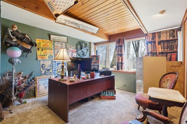 2140 Glass Road NE, Cedar Rapids, IA 52402