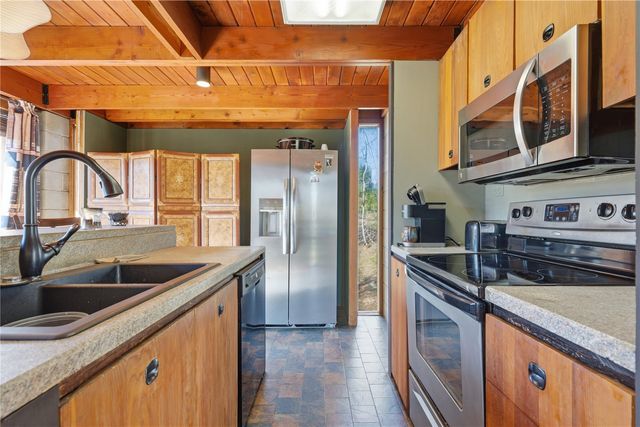 2140 Glass Road NE, Cedar Rapids, IA 52402