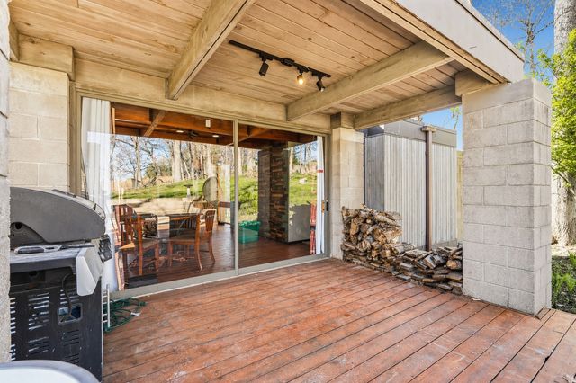 2140 Glass Road NE, Cedar Rapids, IA 52402
