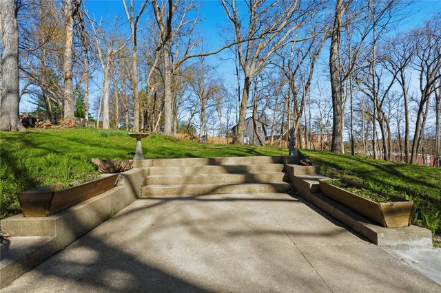2140 Glass Road NE, Cedar Rapids, IA 52402