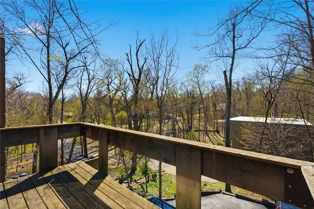 2140 Glass Road NE, Cedar Rapids, IA 52402