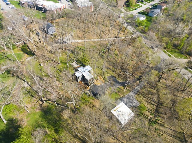 2140 Glass Road NE, Cedar Rapids, IA 52402