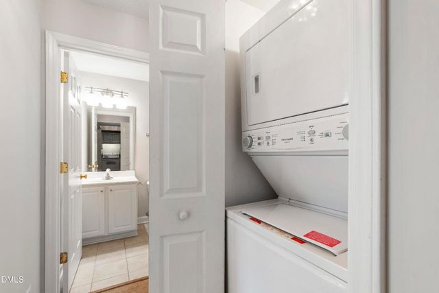 1210 Westview Lane 303, Raleigh, NC 27605