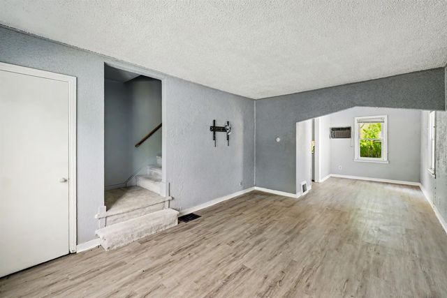 533 E 12 Street, Flint, MI 48503