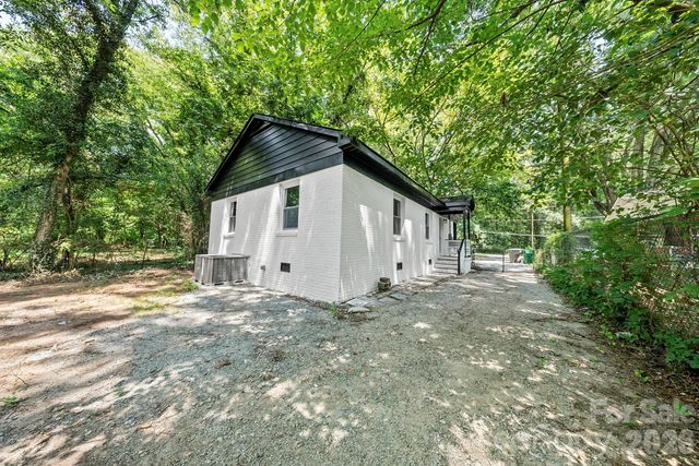 2500 Markham Court, Charlotte, NC 28205