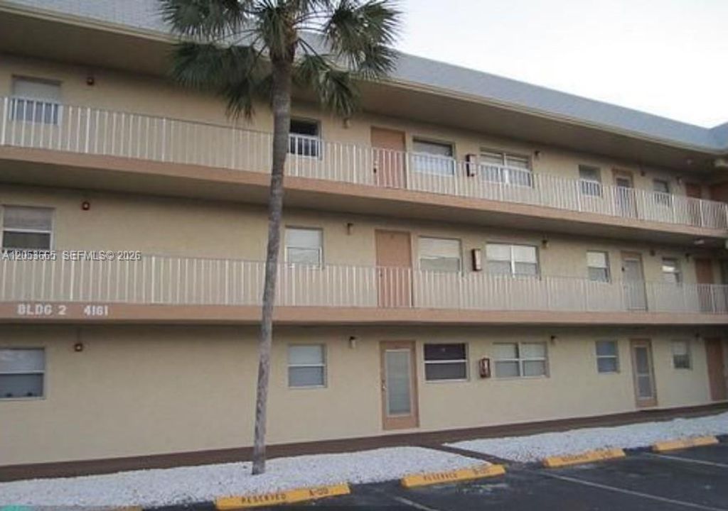 4161 NW 26th St 304, Lauderhill, FL 33313