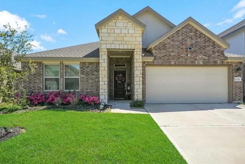 11235 Stirton Drive, Tomball, TX 77375