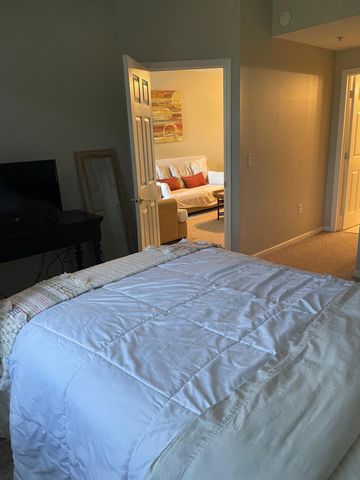 2060 Greenview Shores Boulevard 319, Wellington, FL 33414