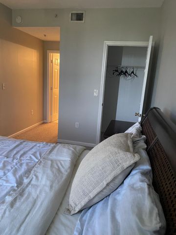 2060 Greenview Shores Boulevard 319, Wellington, FL 33414