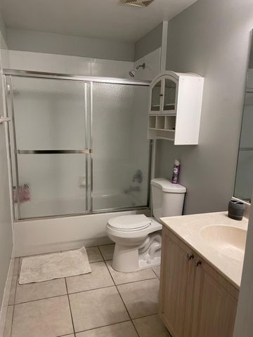 2060 Greenview Shores Boulevard 319, Wellington, FL 33414