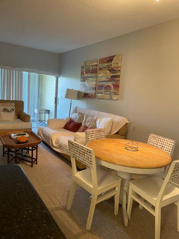2060 Greenview Shores Boulevard 319, Wellington, FL 33414