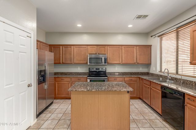 3078 S SOUTHWIND Drive, Gilbert, AZ 85295