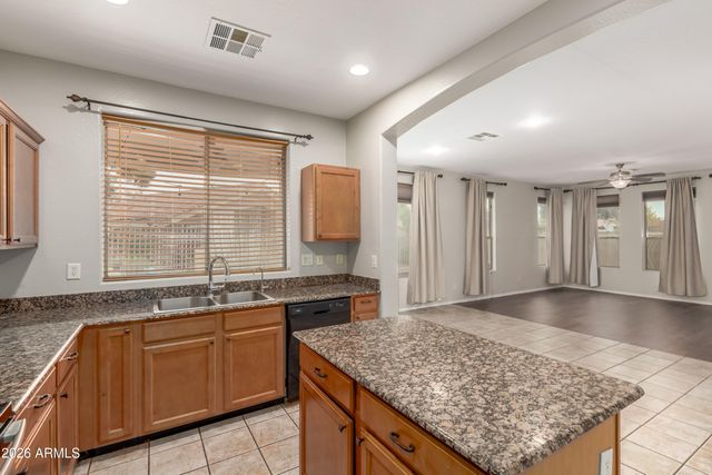 3078 S SOUTHWIND Drive, Gilbert, AZ 85295