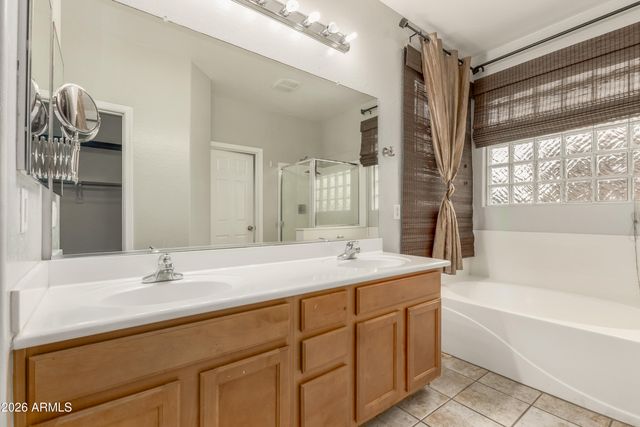 3078 S SOUTHWIND Drive, Gilbert, AZ 85295