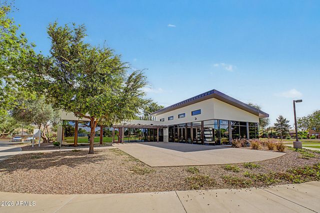 3078 S SOUTHWIND Drive, Gilbert, AZ 85295