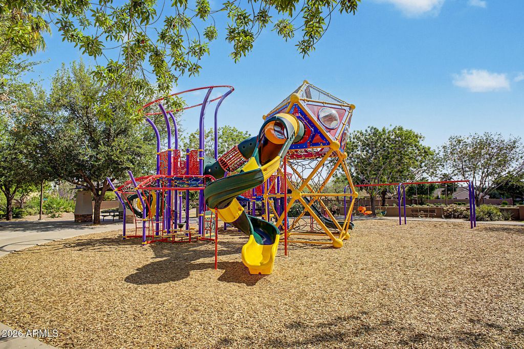 Image 3 of property listing at 3078 S SOUTHWIND Drive, Gilbert, AZ 85295