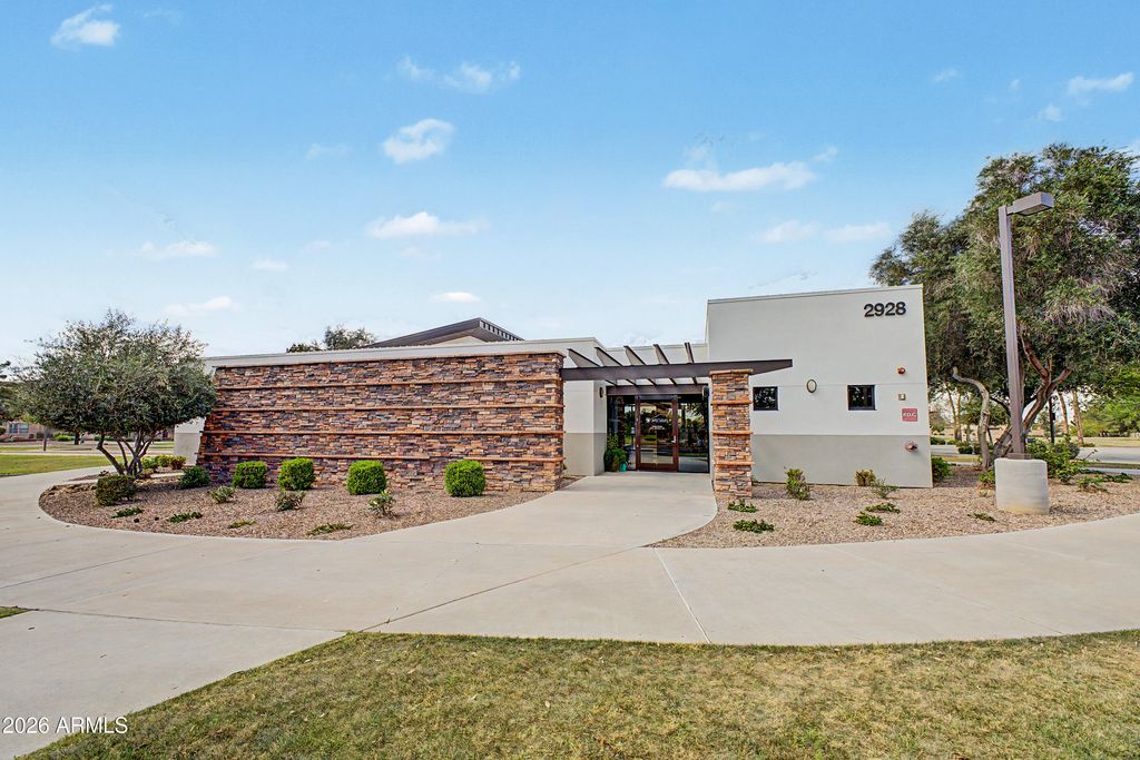 Image 43 of property listing at 3078 S SOUTHWIND Drive, Gilbert, AZ 85295