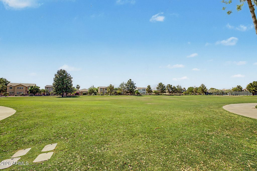 Image 45 of property listing at 3078 S SOUTHWIND Drive, Gilbert, AZ 85295