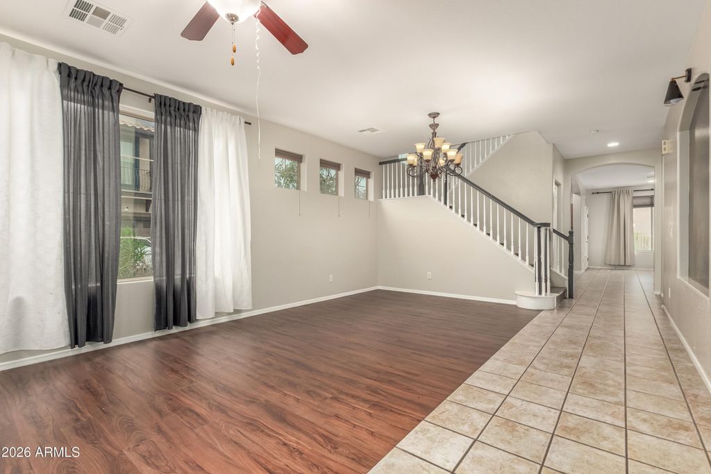 Image 7 of property listing at 3078 S SOUTHWIND Drive, Gilbert, AZ 85295