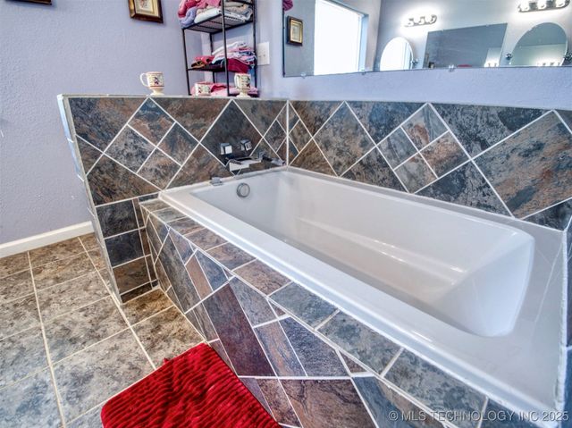 119 Golf Club Drive, Burneyville, OK 73430