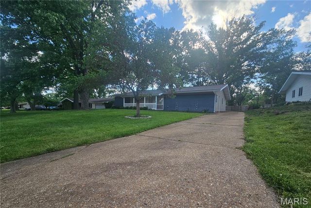 1539 Papillon Drive, Creve Coeur, MO 63146