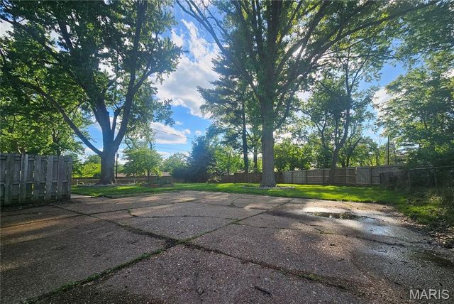 1539 Papillon Drive, Creve Coeur, MO 63146