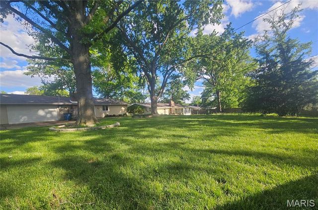 1539 Papillon Drive, Creve Coeur, MO 63146