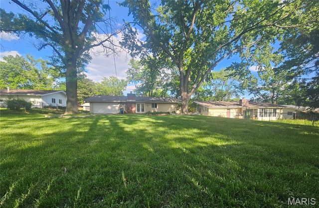 1539 Papillon Drive, Creve Coeur, MO 63146