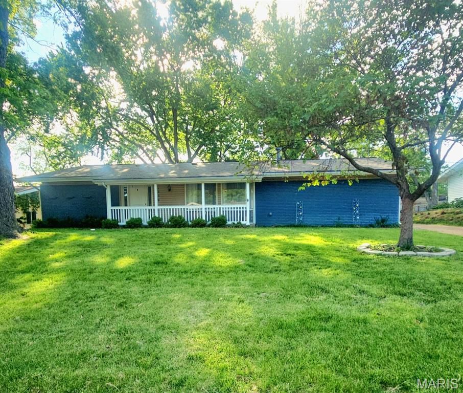1539 Papillon Drive, Creve Coeur, MO 63146
