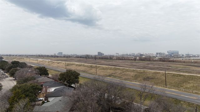 825 Shaw Street, Dallas, TX 75212