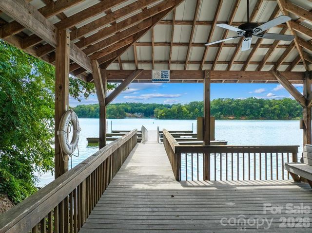 268 S Harbor Watch Drive, Statesville, NC 28677