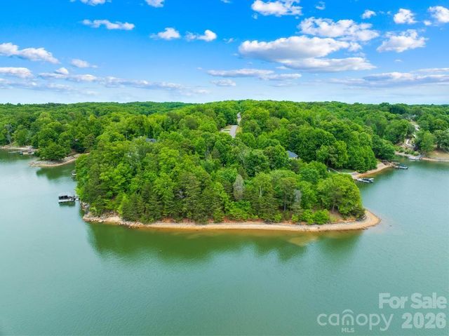 268 S Harbor Watch Drive, Statesville, NC 28677
