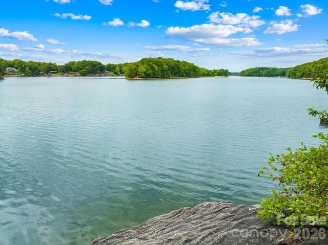 268 S Harbor Watch Drive, Statesville, NC 28677