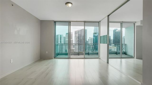 90 SW 3rd St 3003, Miami, FL 33130