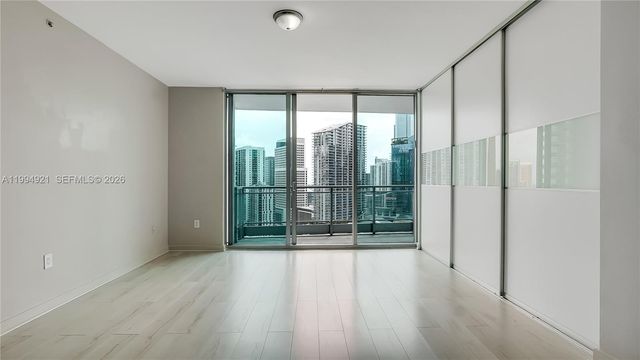 90 SW 3rd St 3003, Miami, FL 33130