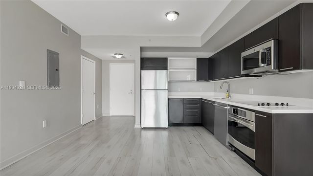 90 SW 3rd St 3003, Miami, FL 33130