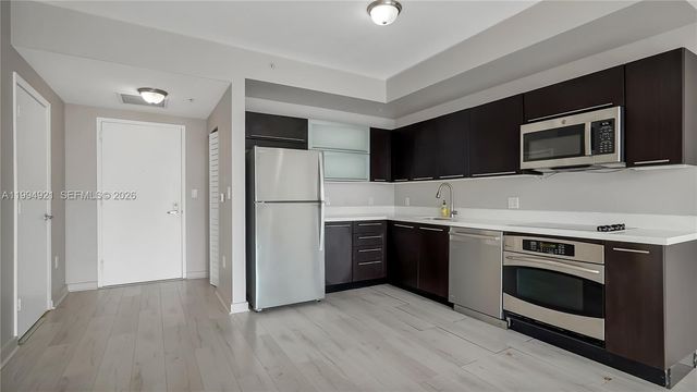 90 SW 3rd St 3003, Miami, FL 33130