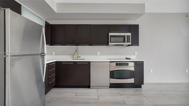 90 SW 3rd St 3003, Miami, FL 33130