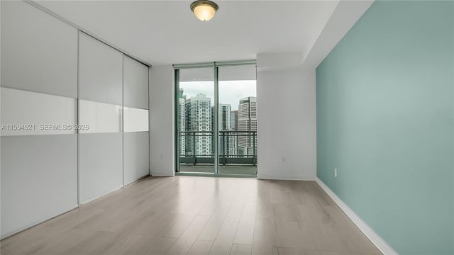 90 SW 3rd St 3003, Miami, FL 33130