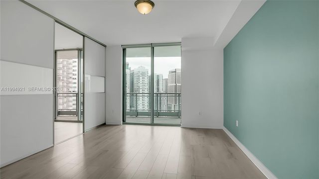 90 SW 3rd St 3003, Miami, FL 33130