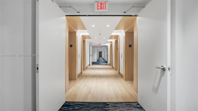 90 SW 3rd St 3003, Miami, FL 33130