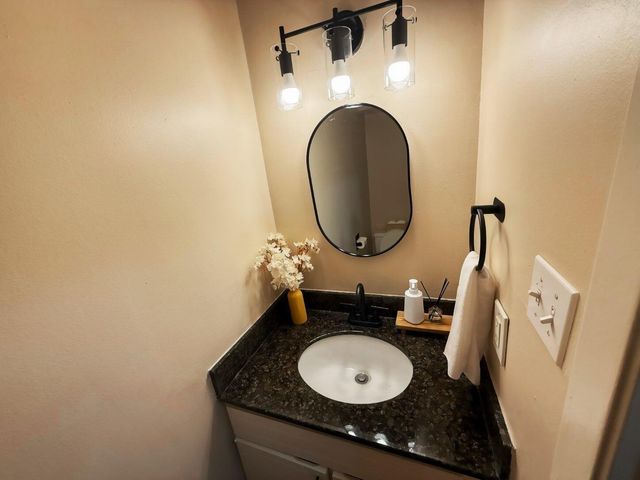 6405 Ella Lee Lane, Houston, TX 77057