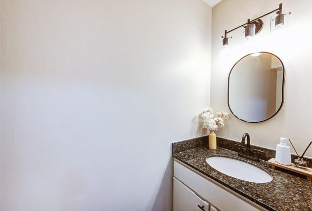 6405 Ella Lee Lane, Houston, TX 77057