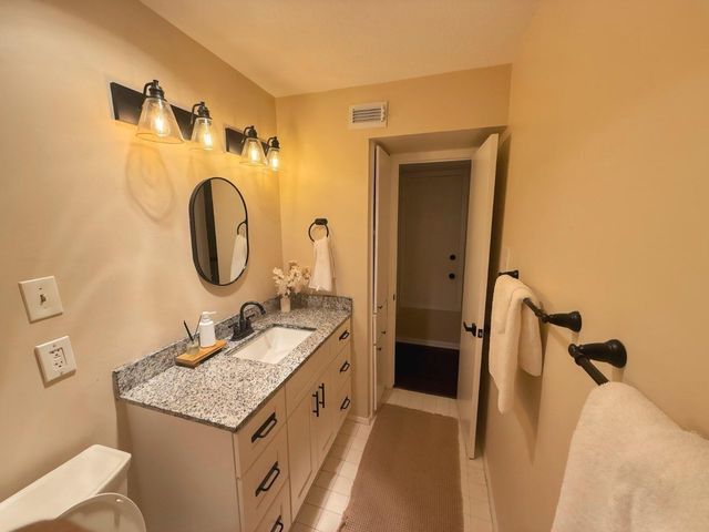 6405 Ella Lee Lane, Houston, TX 77057