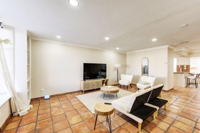 6405 Ella Lee Lane, Houston, TX 77057