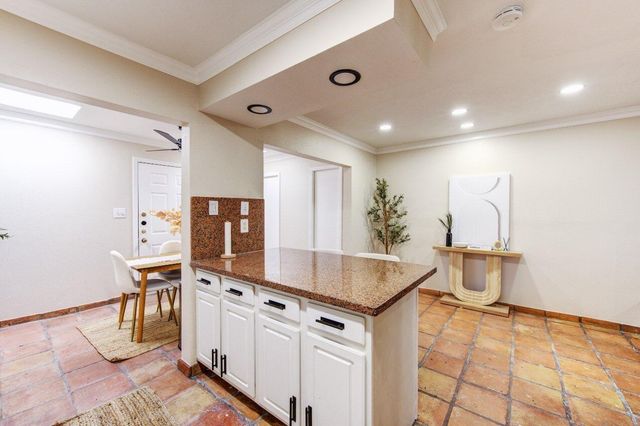 6405 Ella Lee Lane, Houston, TX 77057