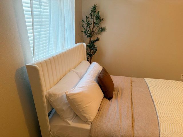 6405 Ella Lee Lane, Houston, TX 77057