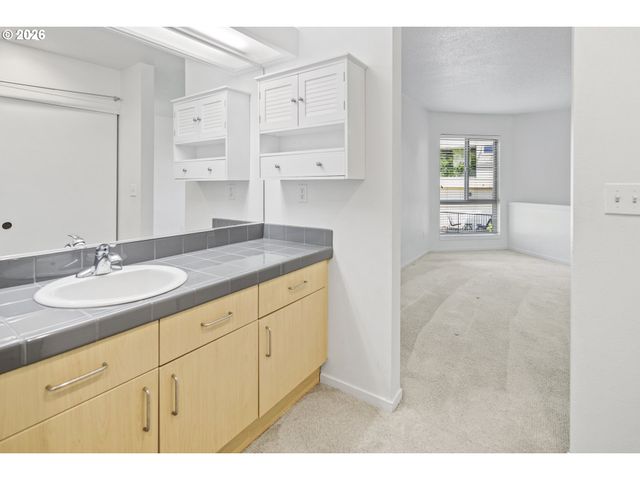 1535 Sw CLAY St 239, Portland, OR 97201