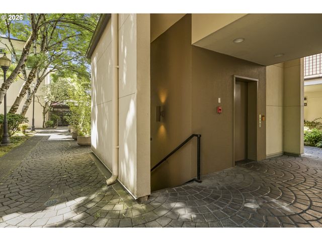 1535 Sw CLAY St 239, Portland, OR 97201